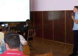 Виступає аспірант кафедри плодівництва і виноградарства Леонід Ременюк з питань зберігання яблук